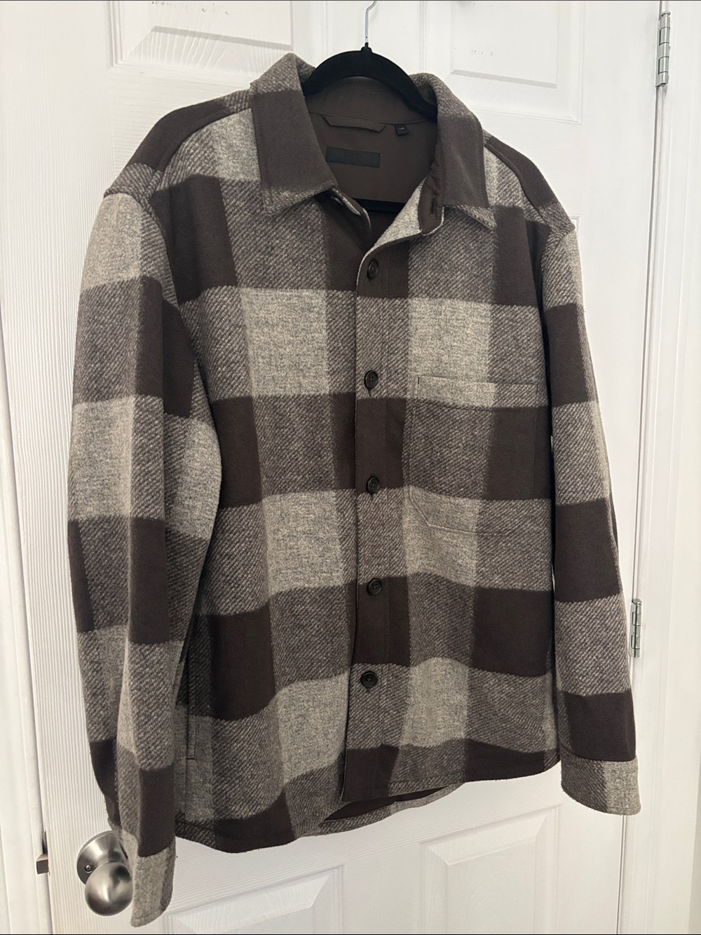 Uniqlo | L | Unisex Grey/Green Plaid Button-Up Shirt - Picture 4 of 6